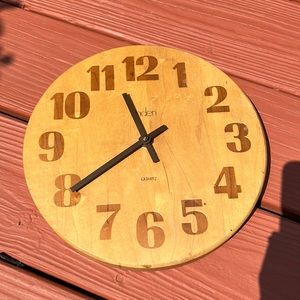 Linden Quartz wooden clock